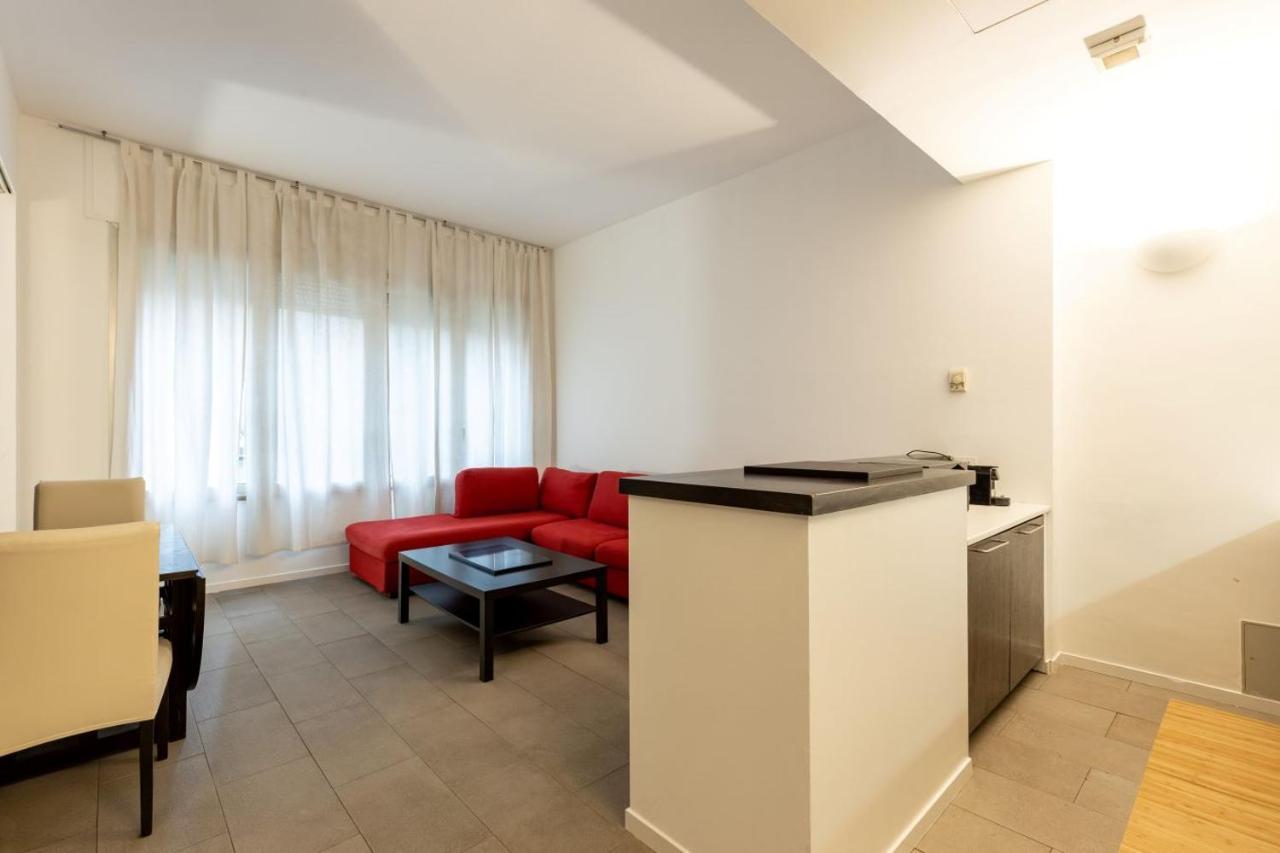 Apartment In Brera-Fatebenefratelli-Porta Nuova-Milano Luaran gambar