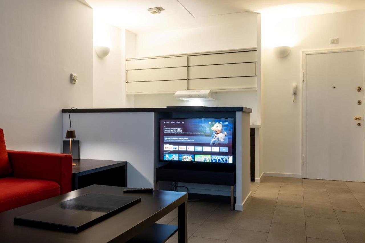 Apartment In Brera-Fatebenefratelli-Porta Nuova-Milano Luaran gambar