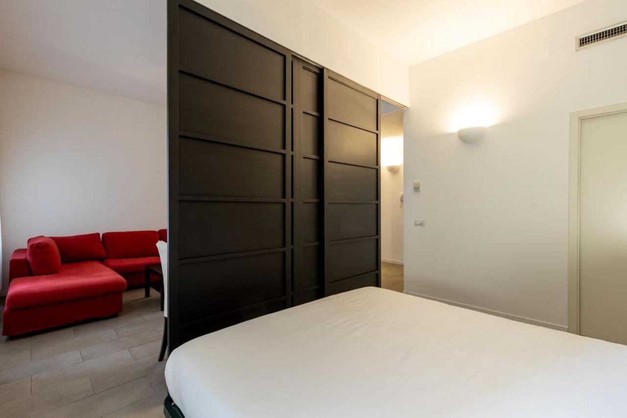 Apartment In Brera-Fatebenefratelli-Porta Nuova-Milano Luaran gambar
